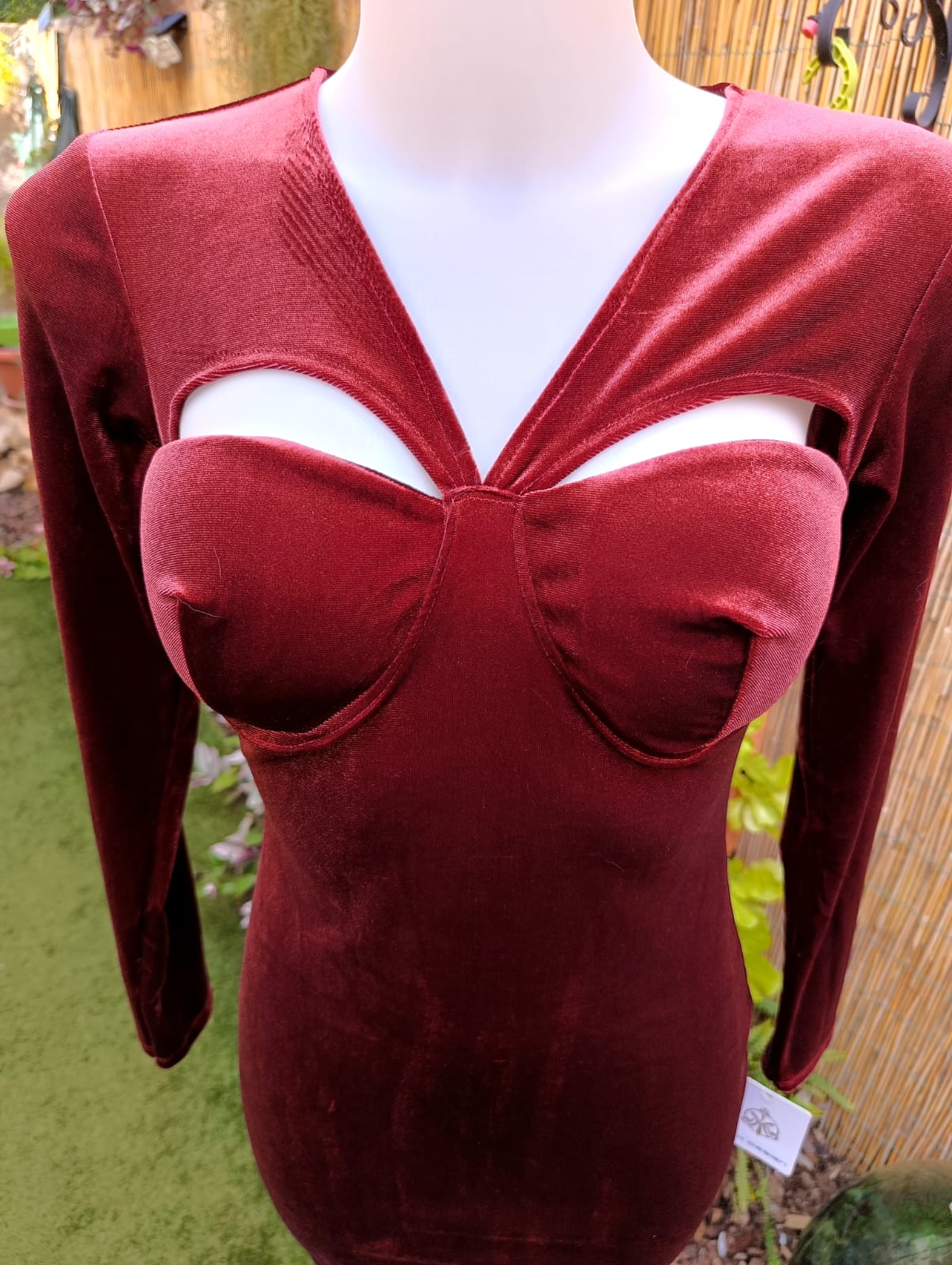 Vestito speciale décolleté